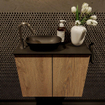 Mondiaz Fowy meuble de toilette - 60x50x23cm - chêne blanchi mat - 1 trou de robinet - lavabo à gauche - 2 portes - solid surface - plan Mélamine - lavabo : noir SW761451