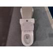 GO by Van Marcke Gustav PACK staand toilet H uitgang 18 cm reservoir met Geberit spoelmechanisme porselein wit met dunne softclose en takeoff zitting SHOWROOMMODEL SHOW26260