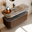 MONDIAZ THOR-DLUX 120cm badmeubel ronding links + rechts kleur Walnut met 1 lade en 2 deuren. Vrijhangende wastafel CLOUD Midden 1 kraangat kleur Sombra. SW1463710