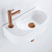 QeramiQ Fuente Ensemble lave-mains - 40x21.5x12cm - gauche - cannelé - demi-rond - 1 trou de robinet - céramique - robinet de lave-mains cuivre brossé - bouchon de vidage - siphon abaissé - blanc brillant SW1233038
