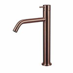 Qisani flow robinet de lavabo en saillie de 28,5 cm de haut avec bec de 17,5 cm en cuivre pvd brossé (cuivre) SW728813