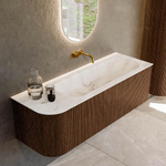 MONDIAZ KURVE-DLUX meuble de salle de bains 135 cm avec module 25 L couleur Walnut avec 1 tiroir et 1 porte. Lavabo BIG MEDIUM à droite sans trou de robinet couleur Frappe. SW1137476