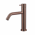 Qisani flow robinetterie de lavabo moyenne-haute en cuivre pvd brossé (cuivre) SW728980