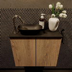 Mondiaz Fowy meuble de toilette - 60x50x23cm - chêne blanchi mat - 1 trou de robinet - lavabo à gauche - 2 portes - solid surface - plan Mélamine - lavabo : noir SW761451