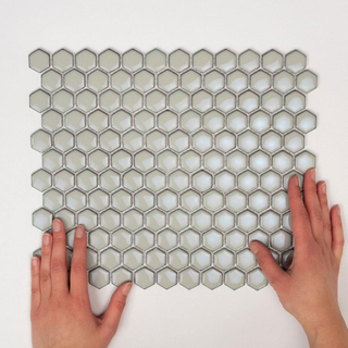 The Mosaic Factory Barcelona mozaïektegel - 26x30cm - wandtegel - Zeshoek/Hexagon - Porselein Soft Grey with Edge Glans
