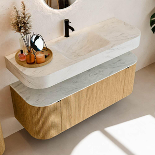 MONDIAZ THOR-DLUX 130cm meuble de salle de bains arrondi gauche + droite couleur Oak avec 1 tiroir et 2 portes. Vasque suspendue CLOUD Milieu 1 trou de robinet couleur Opalo.