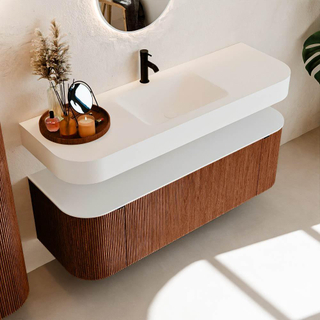 MONDIAZ THOR 140cm meuble de salle de bains arrondi gauche + droite couleur Ruby avec 1 tiroir et 2 portes. Vasque suspendue CLOUD Milieu 1 trou de robinet couleur Talc.