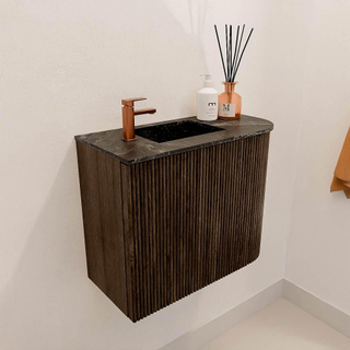 Mondiaz JOYA-DLUX 51.6cm toiletmeubel - ronding rechts kleur Walnut - Wastafel FAYE positie Links 1 kraangat kleur Lava.
