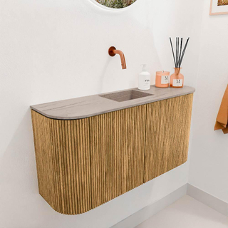 Mondiaz JOYA-DLUX 83.2cm toiletmeubel - ronding links en rechts kleur Oak - Wastafel FAYE positie Midden Zonder kraangat kleur Saba.