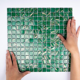 The Mosaic Factory Amsterdam mozaïektegel - 32.2x32.2cm - wand en vloertegel - Vierkant - Glas Medium Green glans