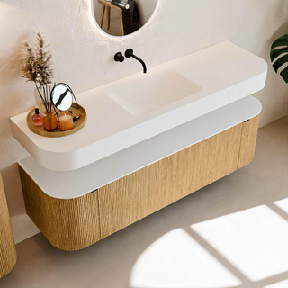 MONDIAZ THOR Meuble de salle de bains 160cm arrondi gauche + droite couleur Oak avec 1 tiroir et 2 portes. Vasque suspendue CLOUD Milieu sans trou de robinet couleur Talc.