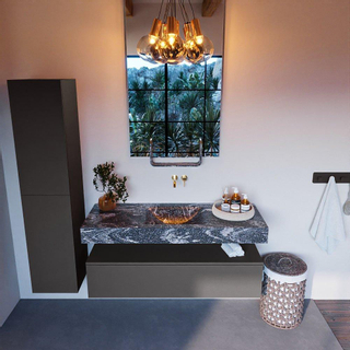 Mondiaz ALAN-DLUX Ensemble de meuble - 130cm - meuble Dark grey mat - 1 tiroir - Lavabo Cloud Lava suspendu - vasque Centre - 0 trous de robinet