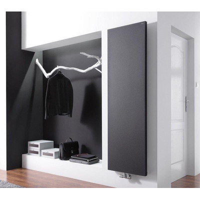 H&R Badmeubelen Lupo Designradiator 61x121cm met middenaansluiting 643Watt Mat Zwart OUTLETSTORE