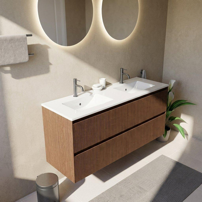 Saniclass Holz Atelier Ensemble meuble de salle de bains - 140x45x62cm - Lavabo Vygo en céramique blanc - 2 vasques - 2 trous de robinetterie - 4 tiroirs - brillant walnut pure (bois)