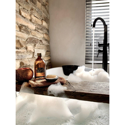 Wellmark Savon pour le bain verre brun bouchon en laiton bouteille 500ml texte EMBRACE THE BUBBLES