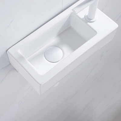 QeramiQ Fuente pack lave-mains – 37,5 x 18,5 x 9 cm – céramique blanc brillant – perçage à droite – robinet blanc mat