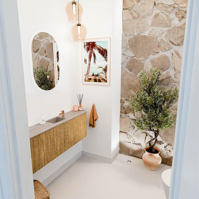 Mondiaz JOYA-DLUX 123.2cm toiletmeubel - ronding links en rechts kleur Oak - Wastafel FAYE positie Midden 1 kraangat kleur Saba.