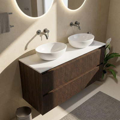 Saniclass Holz Atelier Ensemble meuble de salle de bains - 140x45x62.5cm - plan Torino en solid surface blanc - sans trou de robinet - 4 tiroirs - chêne charcoal mat (bois)