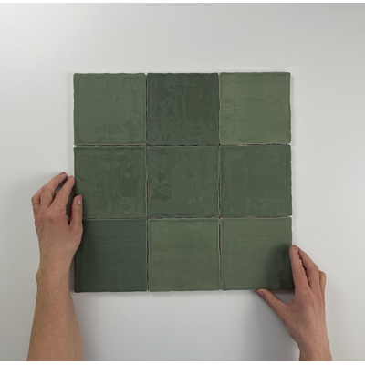 Terravito MalenoJade brillant forme artisanale 13x13