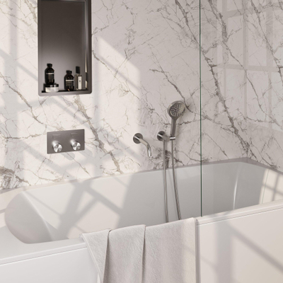 BRAUER Brushed Carving mitigeur de baignoire encastré thermostatique - boutons-poussoirs SET 04 - bec - pomme de douche 3 jets - flexible de douche - coude mural - inox brossé PVD