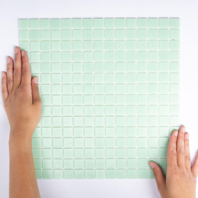 The Mosaic Factory Amsterdam mozaïektegel - 32.2x32.2cm - wand en vloertegel - Vierkant - Glas Ultra Light Green Mat