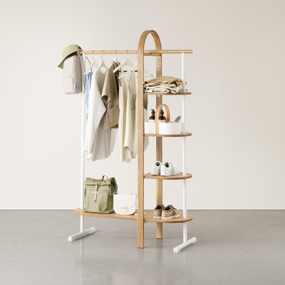 Umbra Bellwood porte-vêtements - 106x39x167cm - bois d'eucalyptus blanc/naturel
