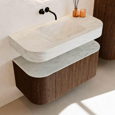 MONDIAZ THOR-DLUX 100cm badmeubel ronding links + rechts kleur Walnut met 1 lade en 2 deuren. Vrijhangende wastafel CLOUD Midden zonder kraangat kleur Opalo.