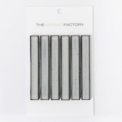 SAMPLE The Mosaic Factory Sevilla carreau mosaïque 2x14.5x0.8cm pour mur kitkat finger Céramique gris clair