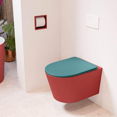 Mondiaz LAVIE hangtoilet – spoelrandloos – 36 x 53 cm – met softclose zitting – Fire (rood), zitting Smag (groen)
