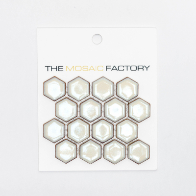 ÉCHANTILLON The Mosaic Factory Barcelona carreau mosaïque 2.3x2.6x0.5cm Hexagone Porcelaine émaillée blanc doux avec bord rétro