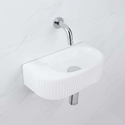 QeramiQ Fuente Fonteinset - 40x21.5x12cm - geribbeld - halfrond - keramiek - fonteinkraan chroom - afvoerplug - verlaagd sifon - wit mat