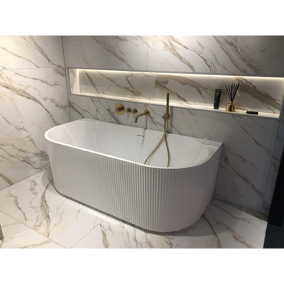 Arcqua Costilla baignoire îlot demi-encastrée - 170x80cm - lignes verticales nervurées - acrylique - blanc brillant