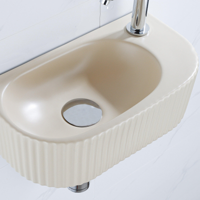 QeramiQ Fuente Fonteinset - 40x21.5x12cm - rechts - geribbeld - halfrond - 1 kraangat - keramiek - fonteinkraan chroom - afvoerplug - verlaagd sifon - beige