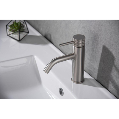 Wiesbaden Ribbd Mitigeur lavabo avec coldstart acier brossé PVD