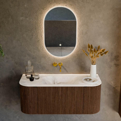 MONDIAZ KURVE-DLUX 110cm badmeubel met module 25 Len R kleur Walnut met 1 lade en 2 deuren. Wastafel CLOUD midden zonder kraangat kleur Frappe.