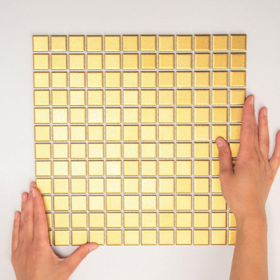 The Mosaic Factory Barcelona mozaiektegel 2.3x2.3x0.6cm vierkant geglazuurd porselein wand mat goud metallic