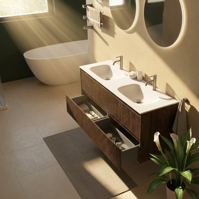 Saniclass Holz Atelier Ensemble meuble de salle de bains - 140x45x61.5cm - lavabo Flow en solid surface blanc - 2 vasques - 2 trous de robinetterie - 4 tiroirs - chêne charcoal mat (bois)