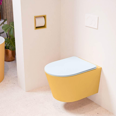 Mondiaz LAVIE hangtoilet – spoelrandloos – 36 x 53 cm – met softclose zitting – Ocher (geel), zitting Clay (lichtblauw/grijs)
