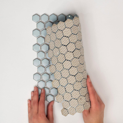 The Mosaic Factory Barcelona Carrelage mosaïque 2,3x2,6x0,5cm Hexagonal Porcelaine émaillée Bleu tendre avec bordure rétro