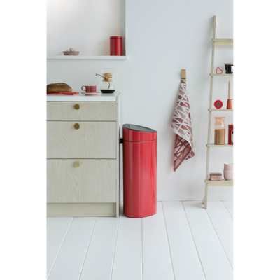 Brabantia Touch Bin Poubelle - 40 litres - seau intérieur en plastique - passion red