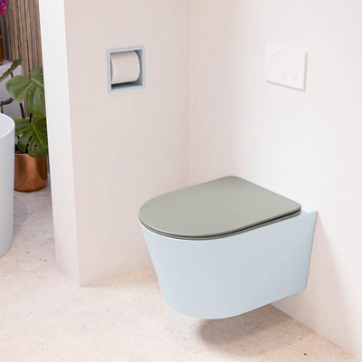 Mondiaz LAVIE hangtoilet – spoelrandloos – 36 x 53 cm – met softclose zitting – Clay (lichtblauw/grijs), zitting Smoke (lichtbruin)