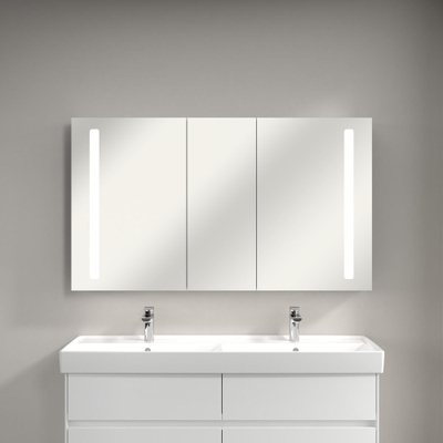 Villeroy & Boch My View 14+ armoire de toilette - avec 3 portes avec éclairage LED vertical 130x75x17.3cm - incl. boîte à médicaments verrouillable
