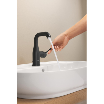 GROHE Essence New wastafelkraan - m-size - hoog - met waste - mat zwart