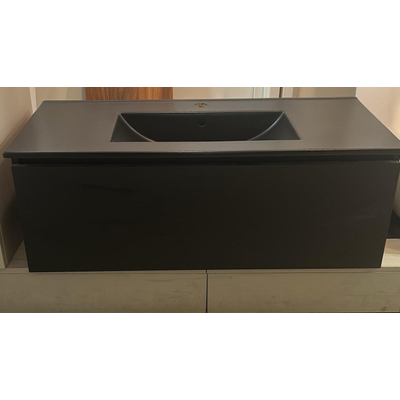 INK Wastafelonderkast - 100x45x35cm - 1 lade - greeploos - houten keerlijst - MFC Houtskool eiken - inclusief keramische wastafel zwart 100cm - OUTLET UDEN