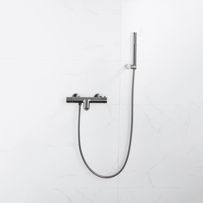 Fortifura Calvi Thermostatische badkraan - met staafhanddouche handdouchehouder en - metalen doucheslang - PVD - geborsteld gunmetal (antraciet)