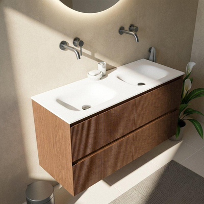 Saniclass Holz Atelier Ensemble meuble de salle de bains - 120x45x61.5cm - lavabo Flow en solid surface blanc - 2 vasques - sans trous de robinetterie - 2 tiroirs - noyer pure mat (bois)