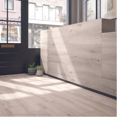 Atlas Concorde Breath carreau mural et de sol - 22.2x89.5cm - 8mm - rectifié - Aspect bois - Gris