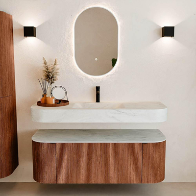MONDIAZ THOR-DLUX 130cm badmeubel ronding links + rechts kleur Ruby met 1 lade en 2 deuren. Vrijhangende wastafel CLOUD Midden 1 kraangat kleur Opalo.