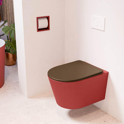 Mondiaz LAVIE hangtoilet – spoelrandloos – 36 x 53 cm – met softclose zitting – Fire (rood), zitting Rust (bruin)