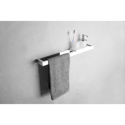 Ideavit Solidsteel Barre de porte serviettes avec porte gobelet et distributeur savon Solidsurface blanc mat chromé